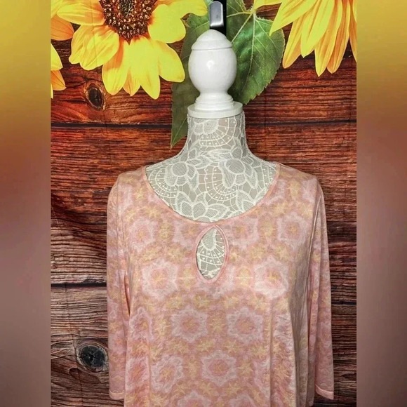 2/20 NWTs Ruby Rd T-shirt - Picture 3 of 4